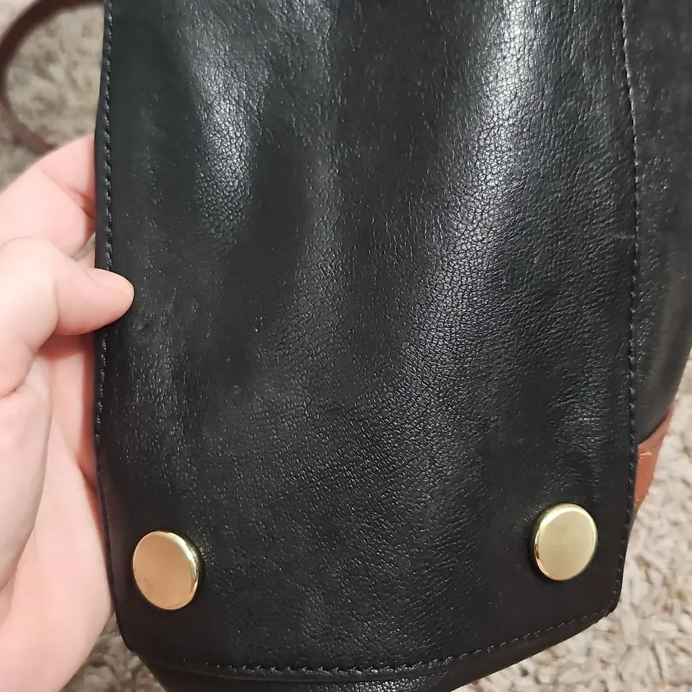 Fossil Gwen Shopper Tote – Black Goat Leather + Brown Trim, Zip Sides